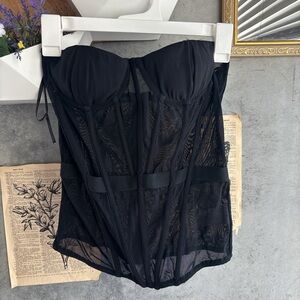 Chic Black Lace Bustier